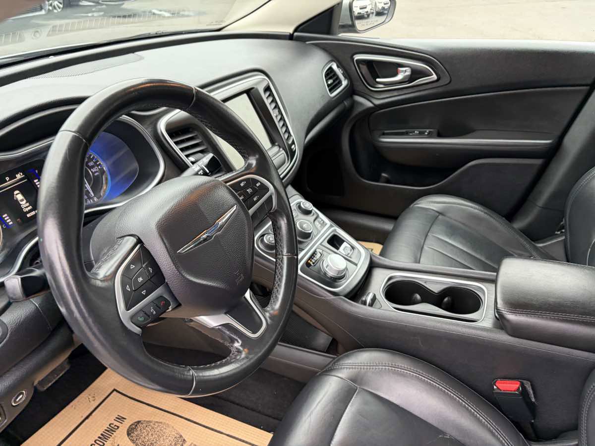 Used 2016 Chrysler 200 Limited Platinum image 12