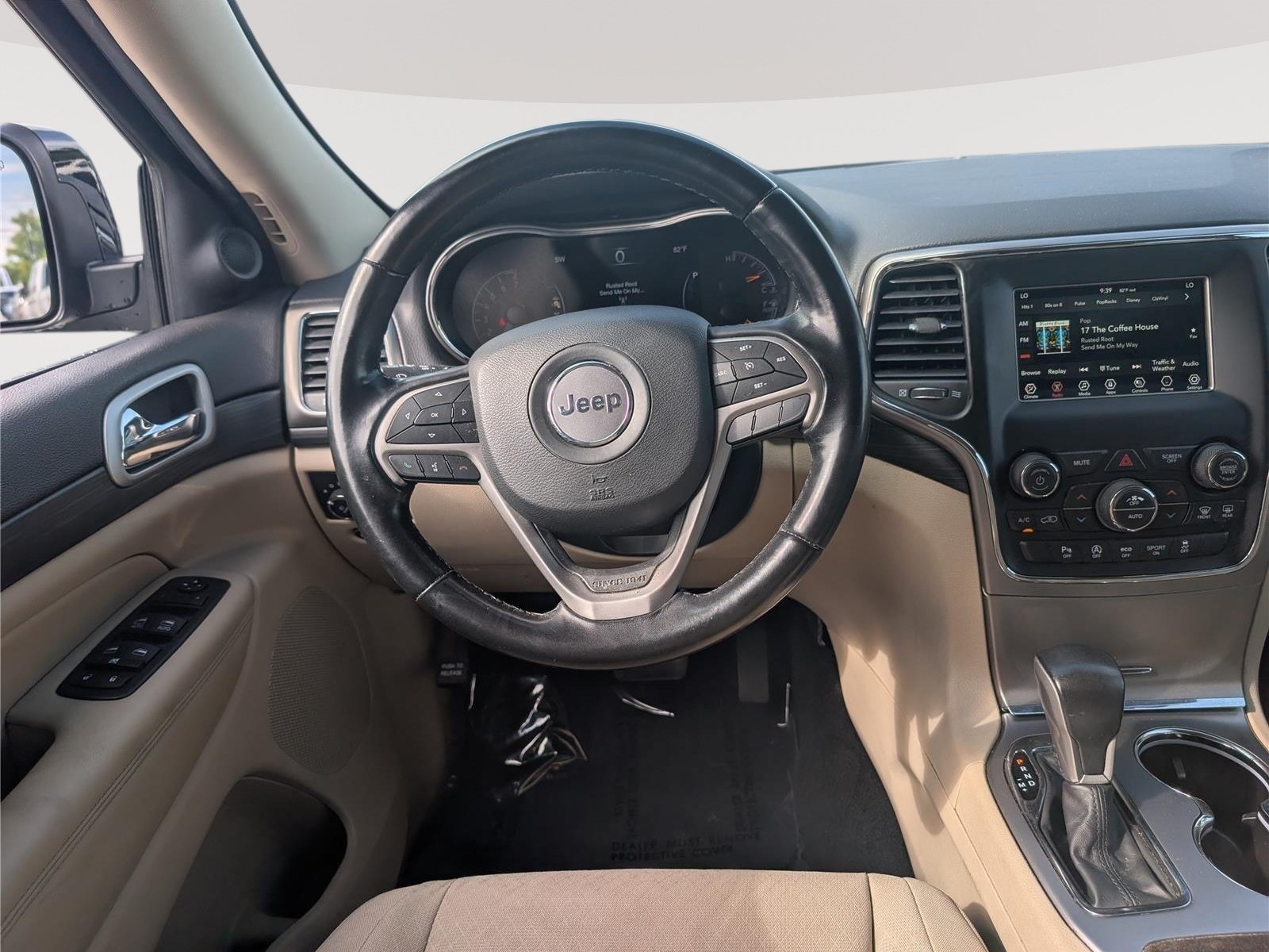 Used 2021 Jeep Grand Cherokee Laredo AWD/4WD image 17