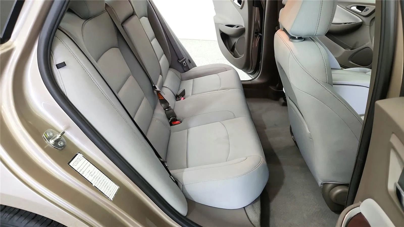 Used 2022 Chevrolet Malibu LT image 37