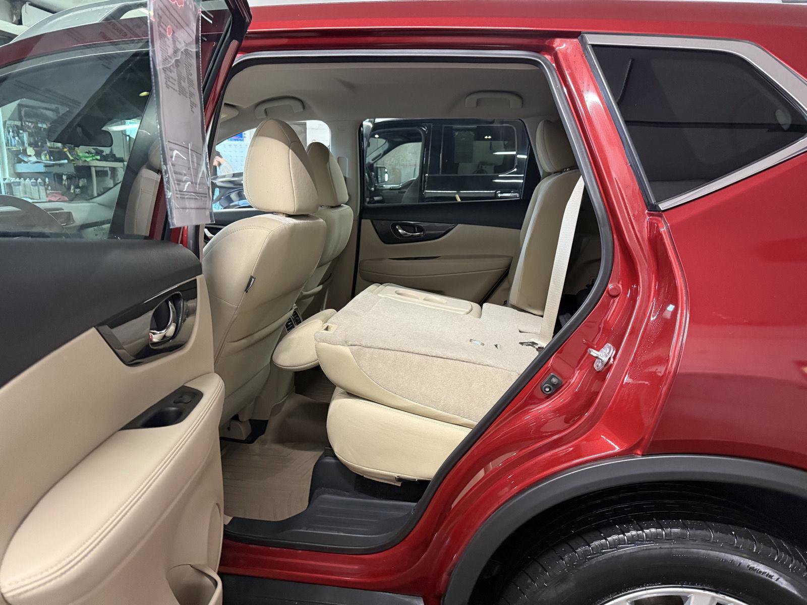 Used 2019 Nissan Rogue SV image 22