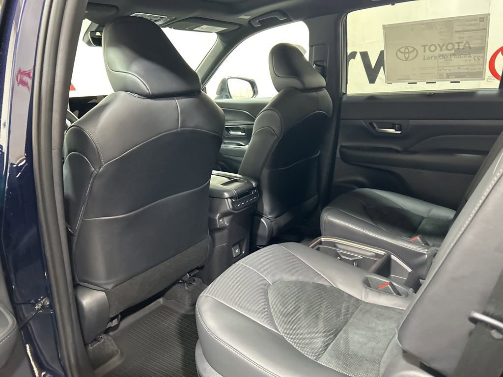 Used 2026 Toyota Grand Highlander AWD Hybrid image 19