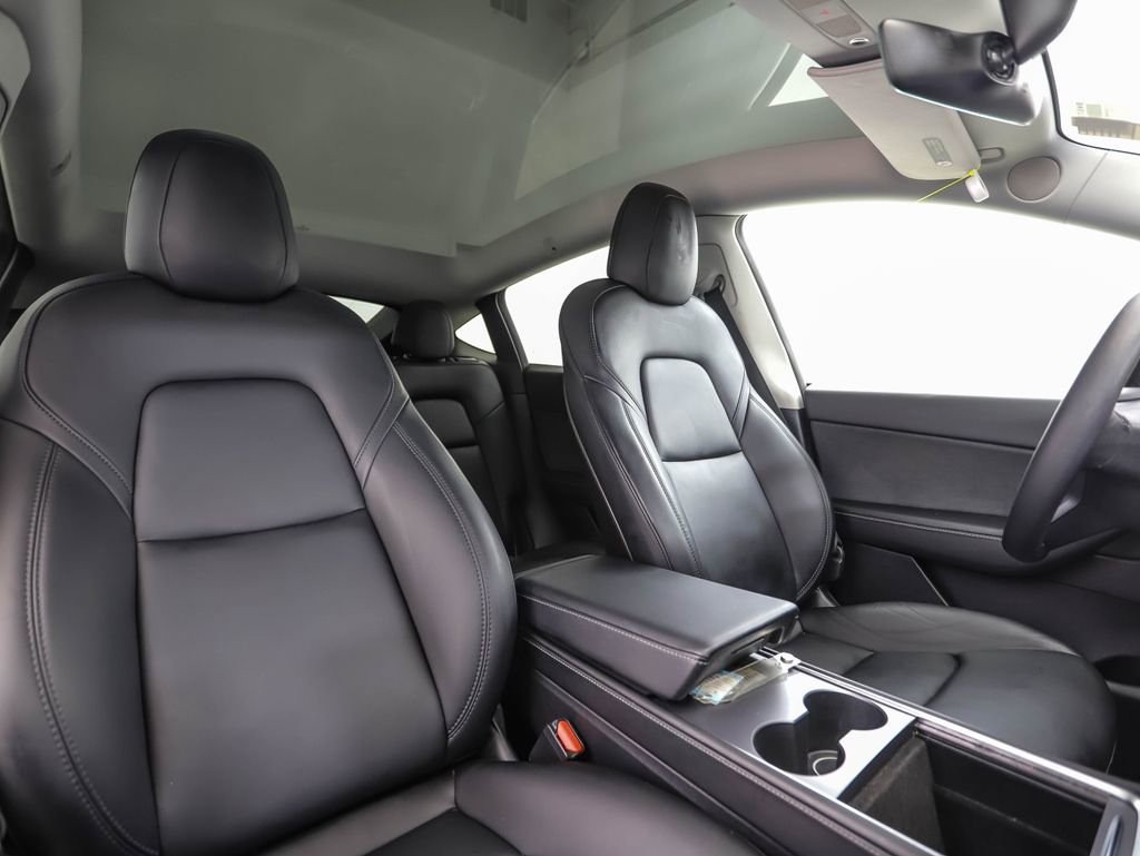 Used 2021 Tesla Model Y Long Range image 30