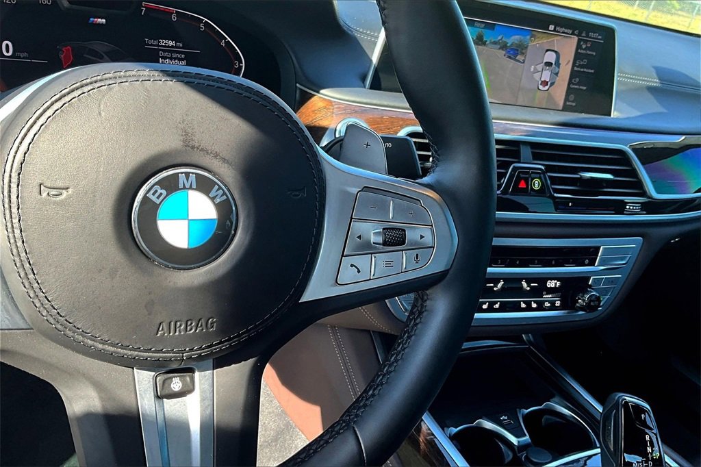 Used 2022 BMW 750i xDrive w/ Luxury Rear Seating Package image 11