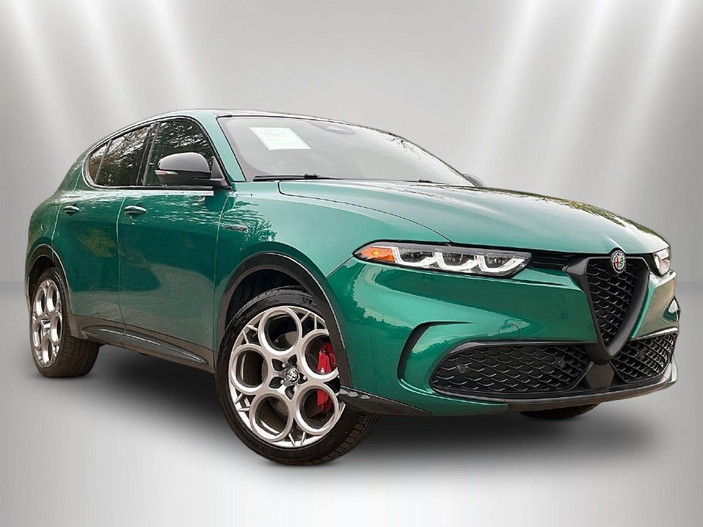 Used 2024 Alfa Romeo Tonale Veloce AWD/4WD image 3