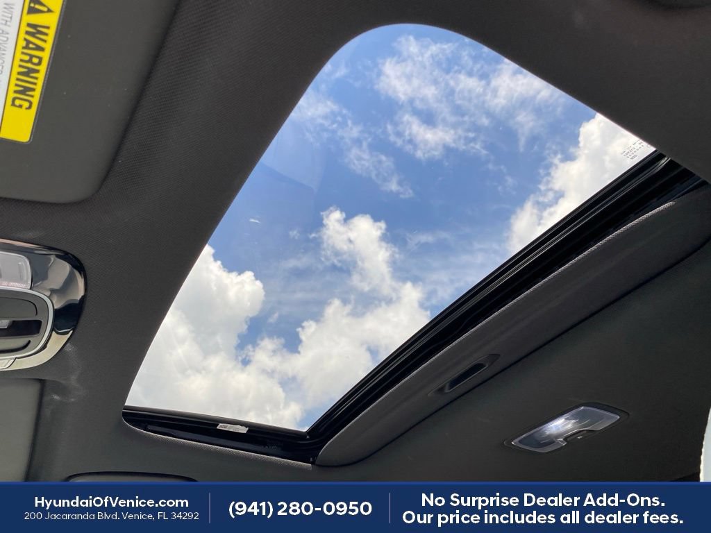 Certified 2022 Hyundai Santa Cruz SEL w/ Activity Package FWD image 5