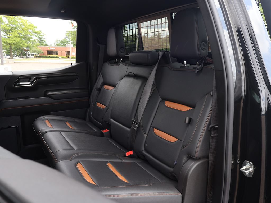 Used 2024 GMC Sierra 1500 AT4 w/ Technology Package AWD/4WD image 34