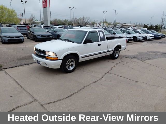 Used 2000 Chevrolet S10 Pickup LS w/ Preferred Equipment Group image 8