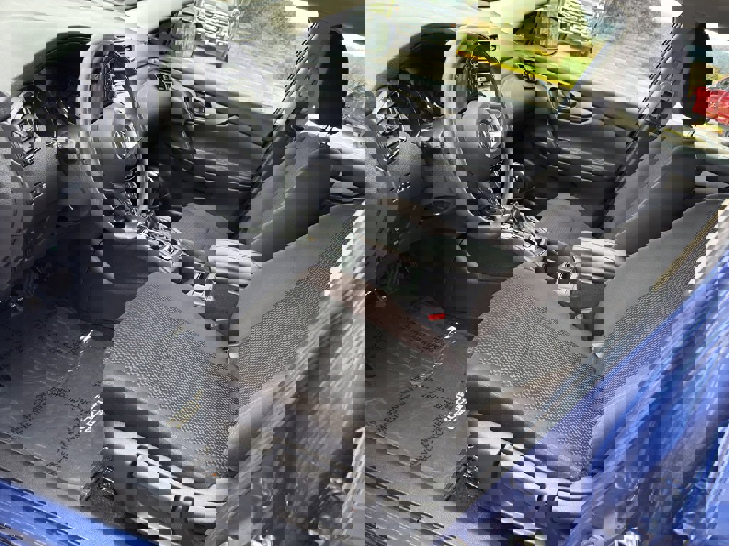 Used 2022 Nissan Rogue Sport S image 13