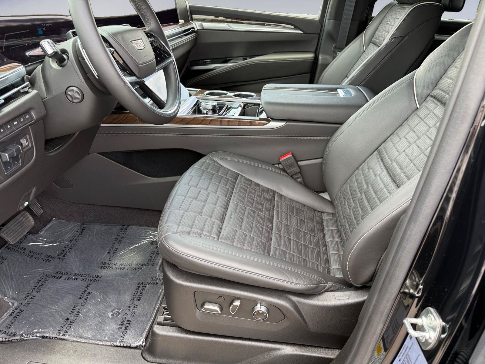 Used 2025 Cadillac Escalade Sport Platinum w/ LPO, Floor Liner Package AWD/4WD image 11
