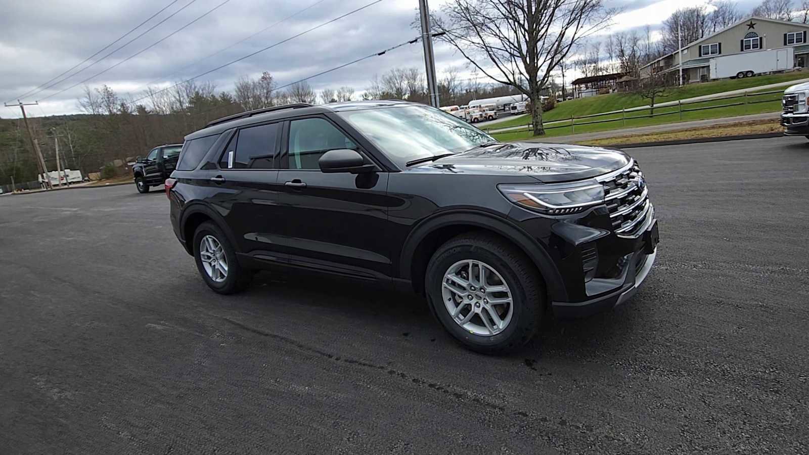 New 2026 Ford Explorer Active image 2