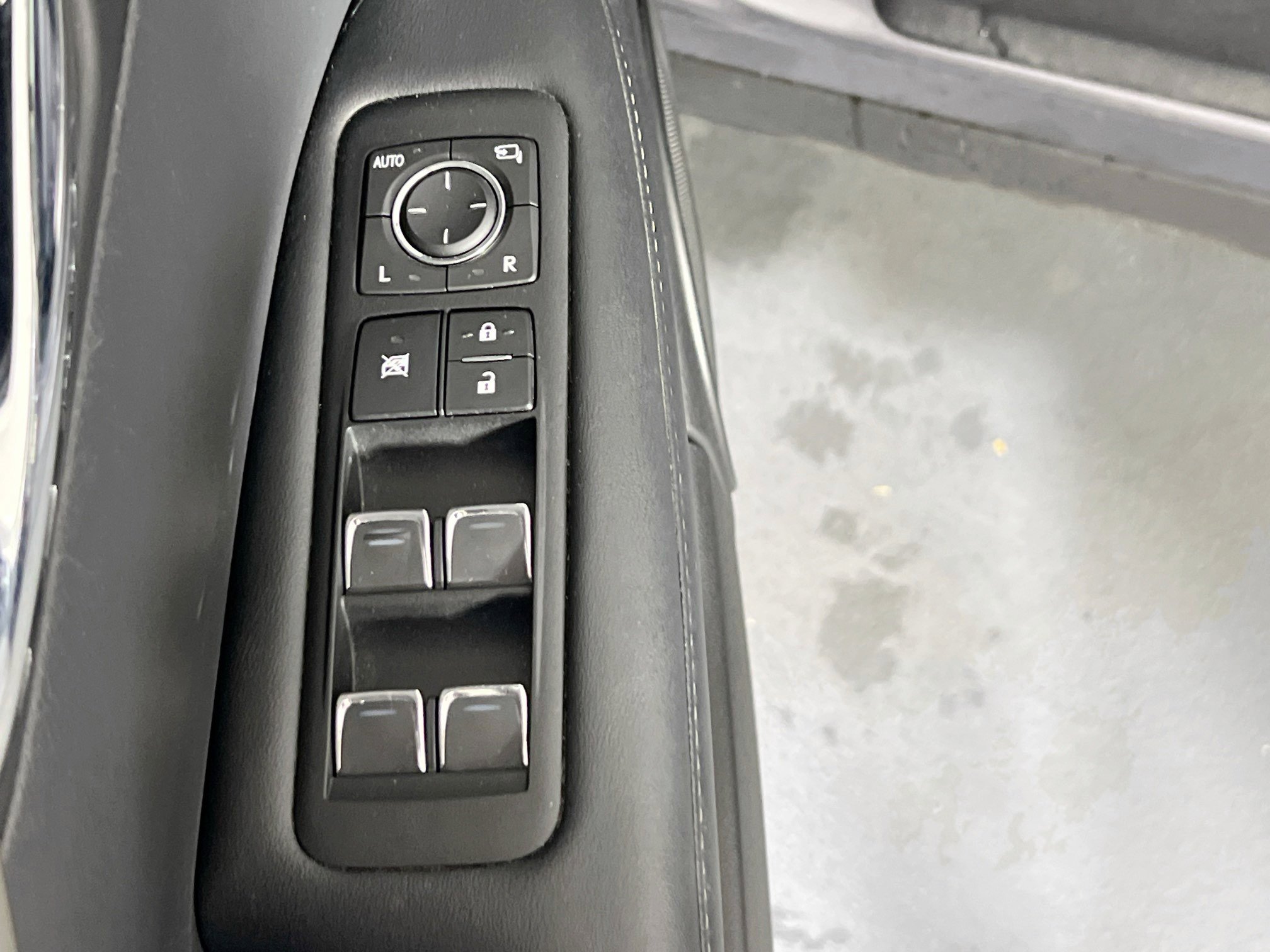 Used 2022 Lexus RX 350 AWD w/ Premium Package image 16