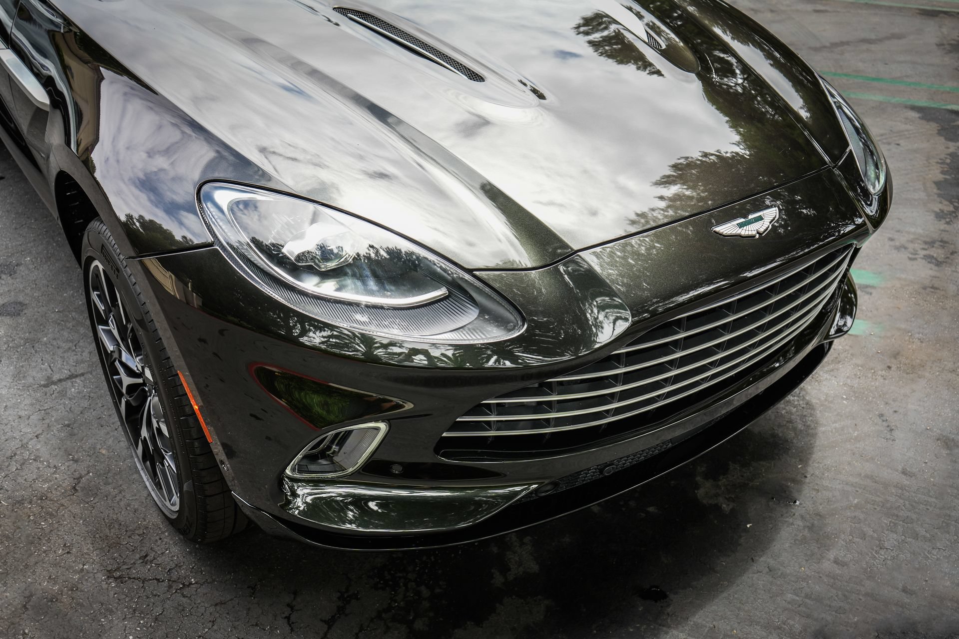 Used 2022 Aston Martin DBX AWD/4WD image 10