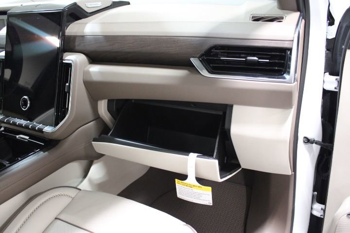 New 2026 GMC Yukon Denali w/ Denali Reserve Package image 30