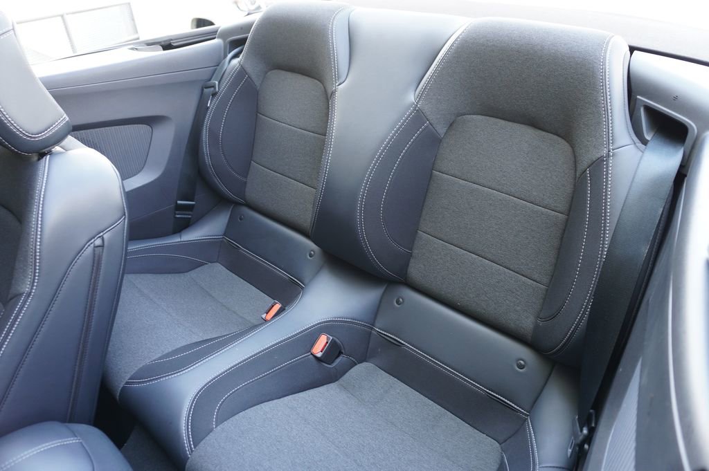 Used 2025 Ford Mustang Convertible image 15