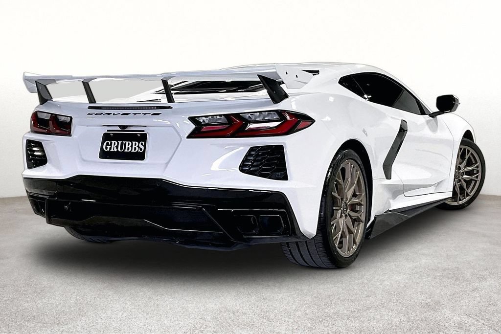 Used 2025 Chevrolet Corvette Stingray Coupe w/ 1LT RWD image 2