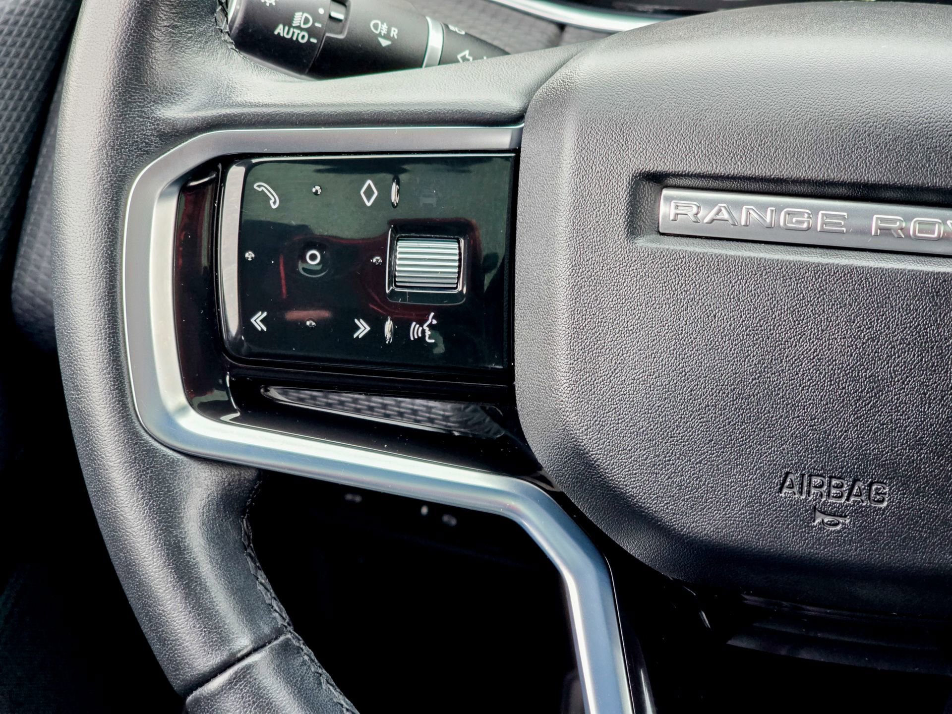 Used 2023 Land Rover Range Rover Evoque S image 41
