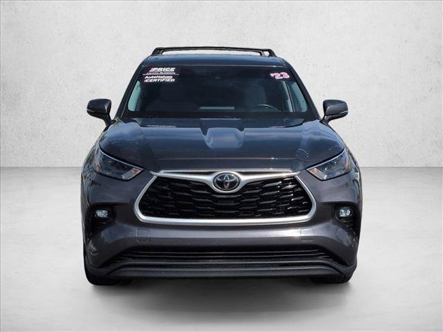 Used 2023 Toyota Highlander LE FWD image 3