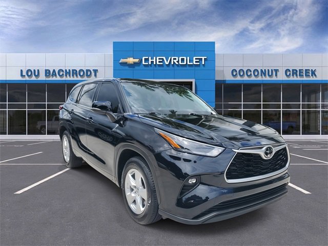 Used 2022 Toyota Highlander LE