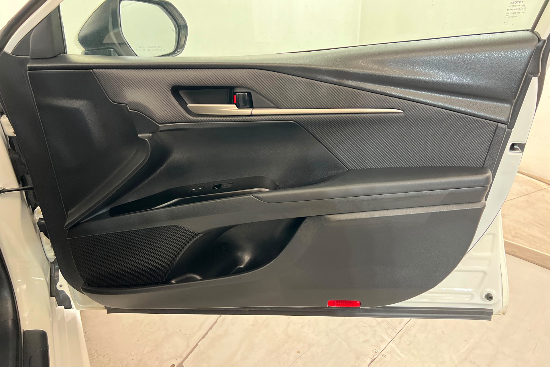 Used 2025 Toyota Camry SE FWD image 22