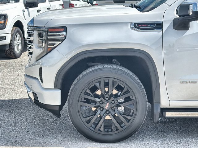 Used 2023 GMC Sierra 1500 Denali w/ Technology Package AWD/4WD image 10