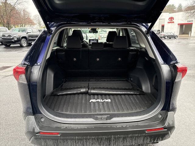 Used 2021 Toyota RAV4 XLE w/ Convenience Package AWD/4WD image 12