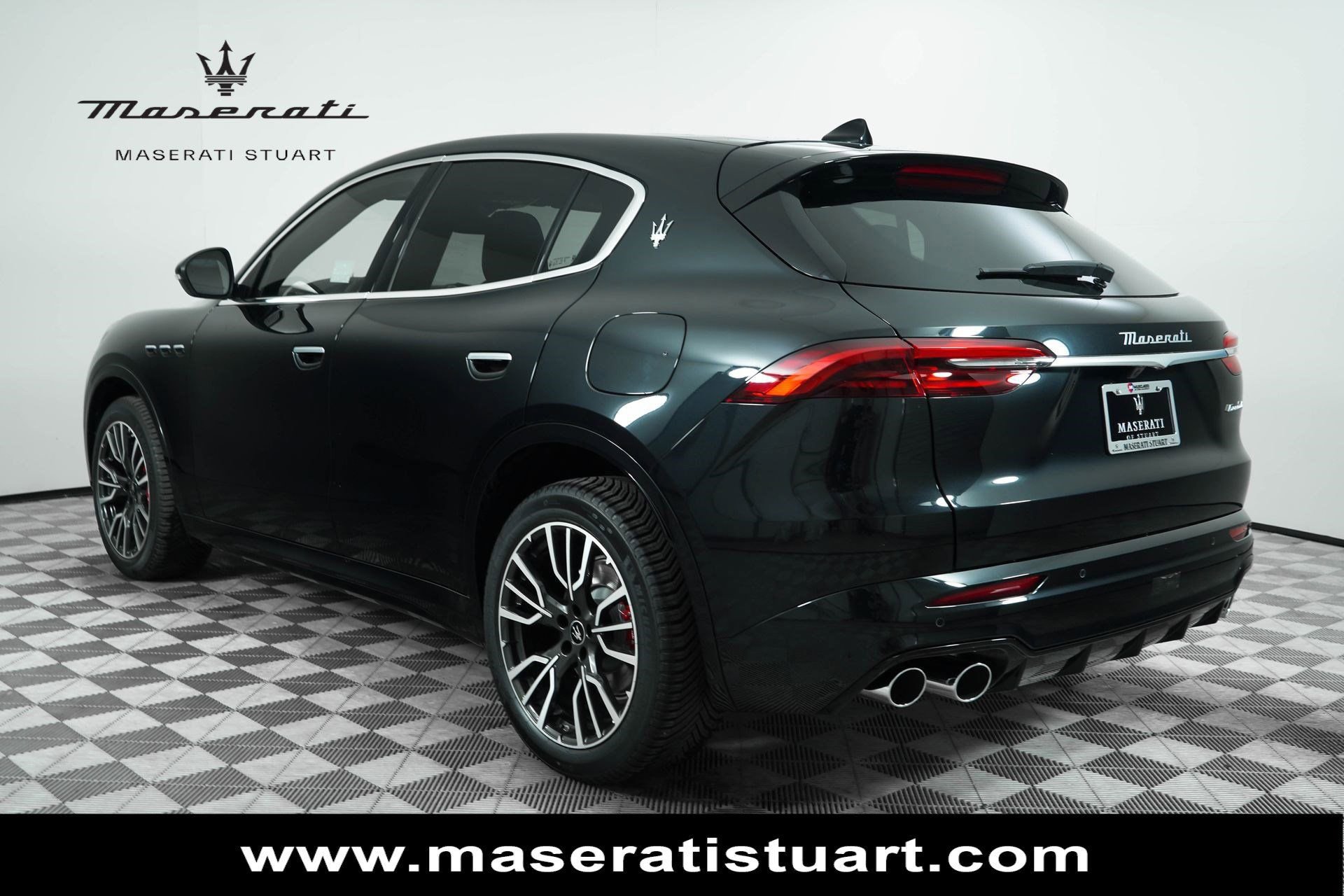 New 2025 Maserati Grecale GT image 8