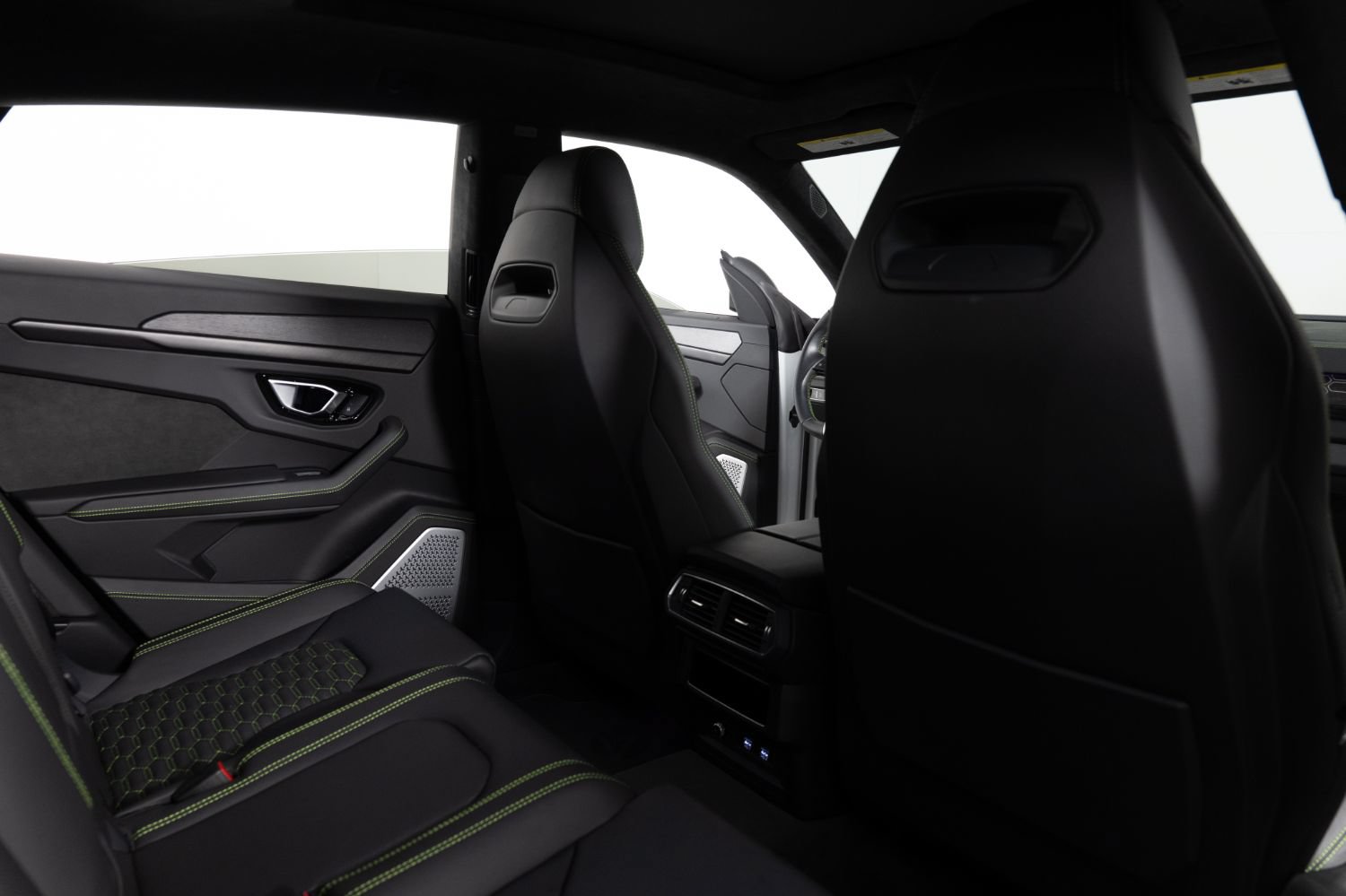 Used 2021 Lamborghini Urus AWD/4WD image 34