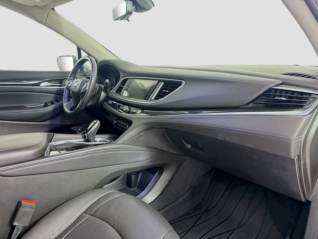 Used 2020 Buick Enclave Avenir w/ Avenir Technology Package AWD/4WD image 31