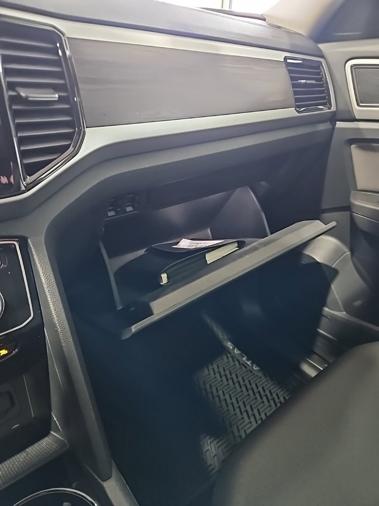 Used 2023 Volkswagen Atlas SE image 31