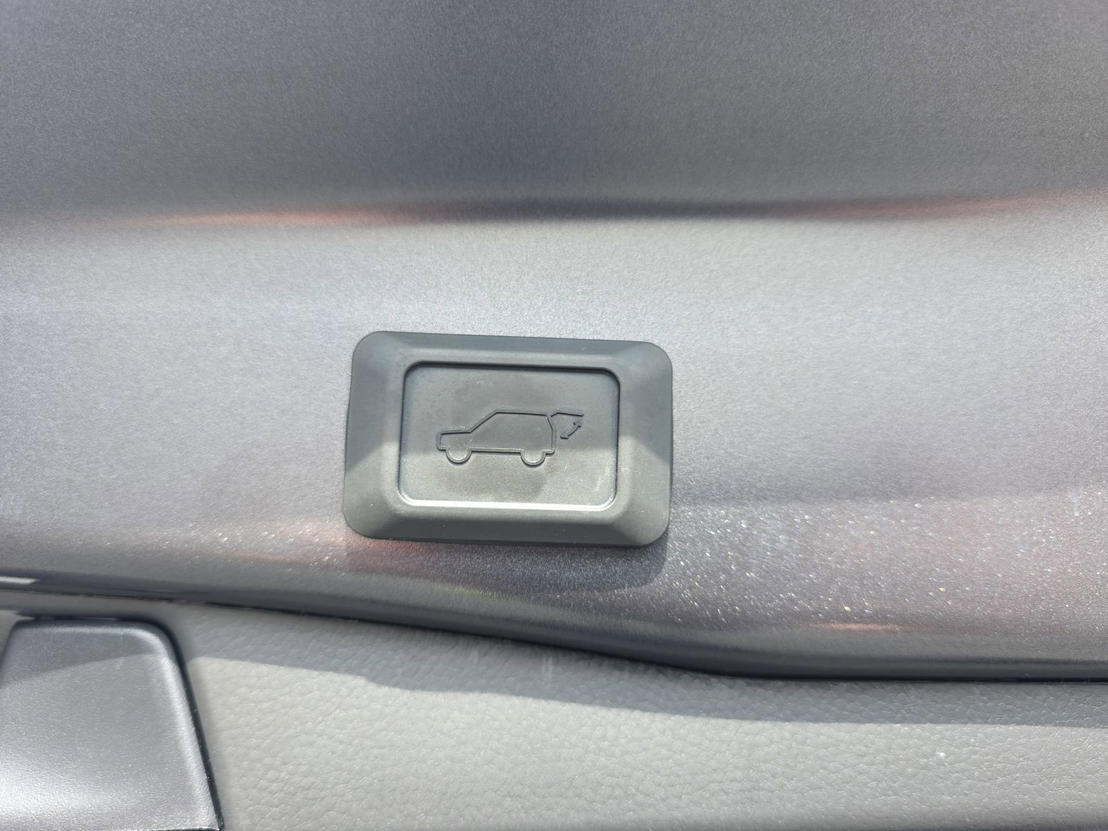 Used 2024 Toyota RAV4 XLE w/ Convenience Package image 13