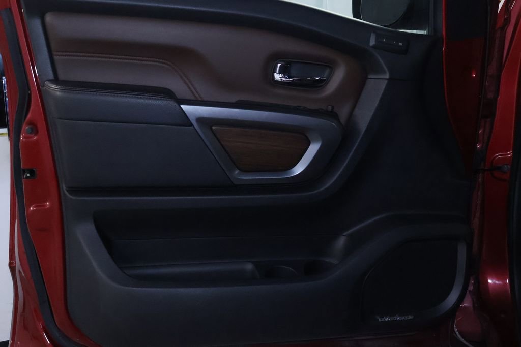 Used 2018 Nissan Titan Platinum Reserve image 11