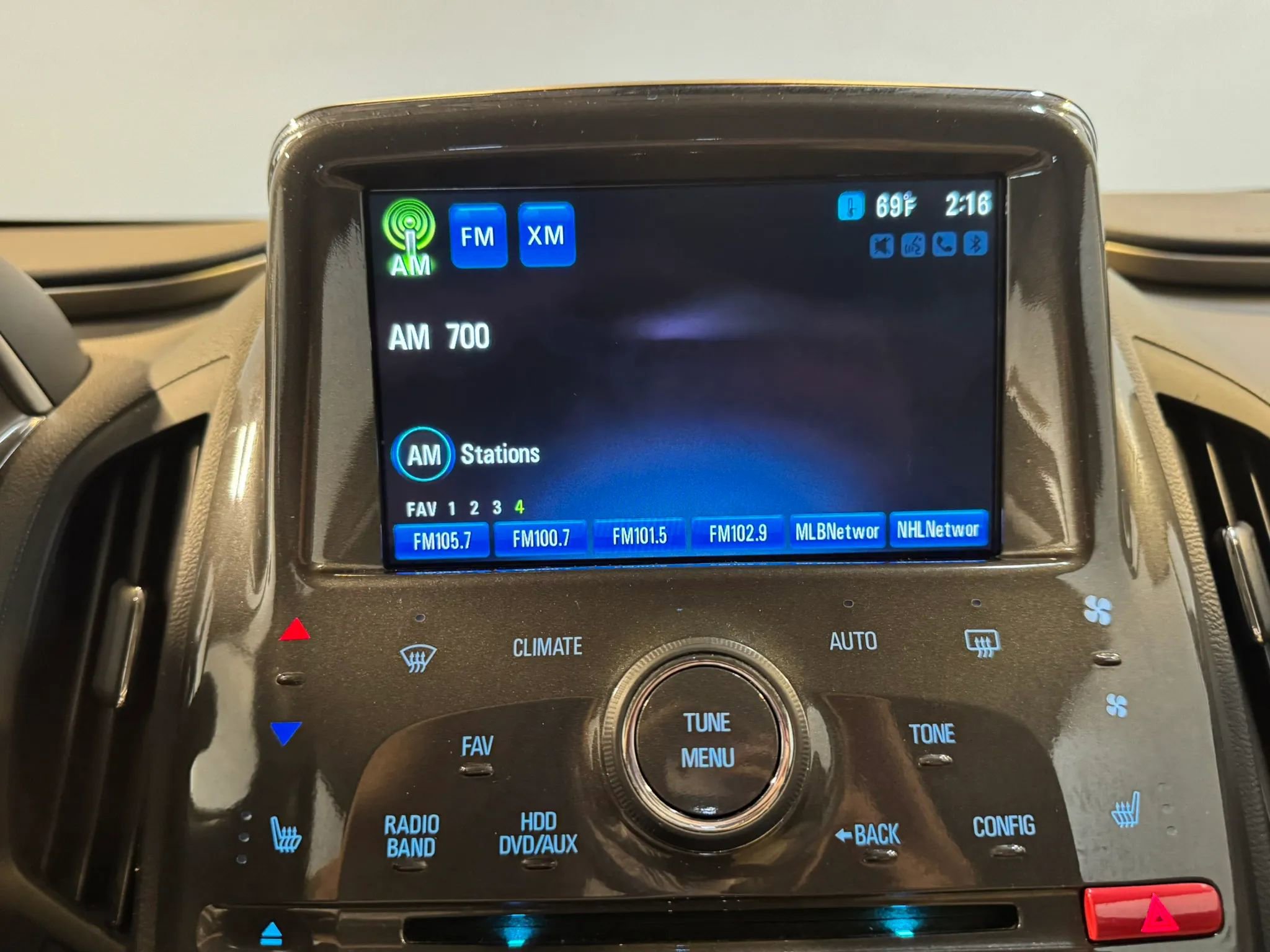 Used 2012 Chevrolet Volt Premium w/ Premium Trim Package image 16