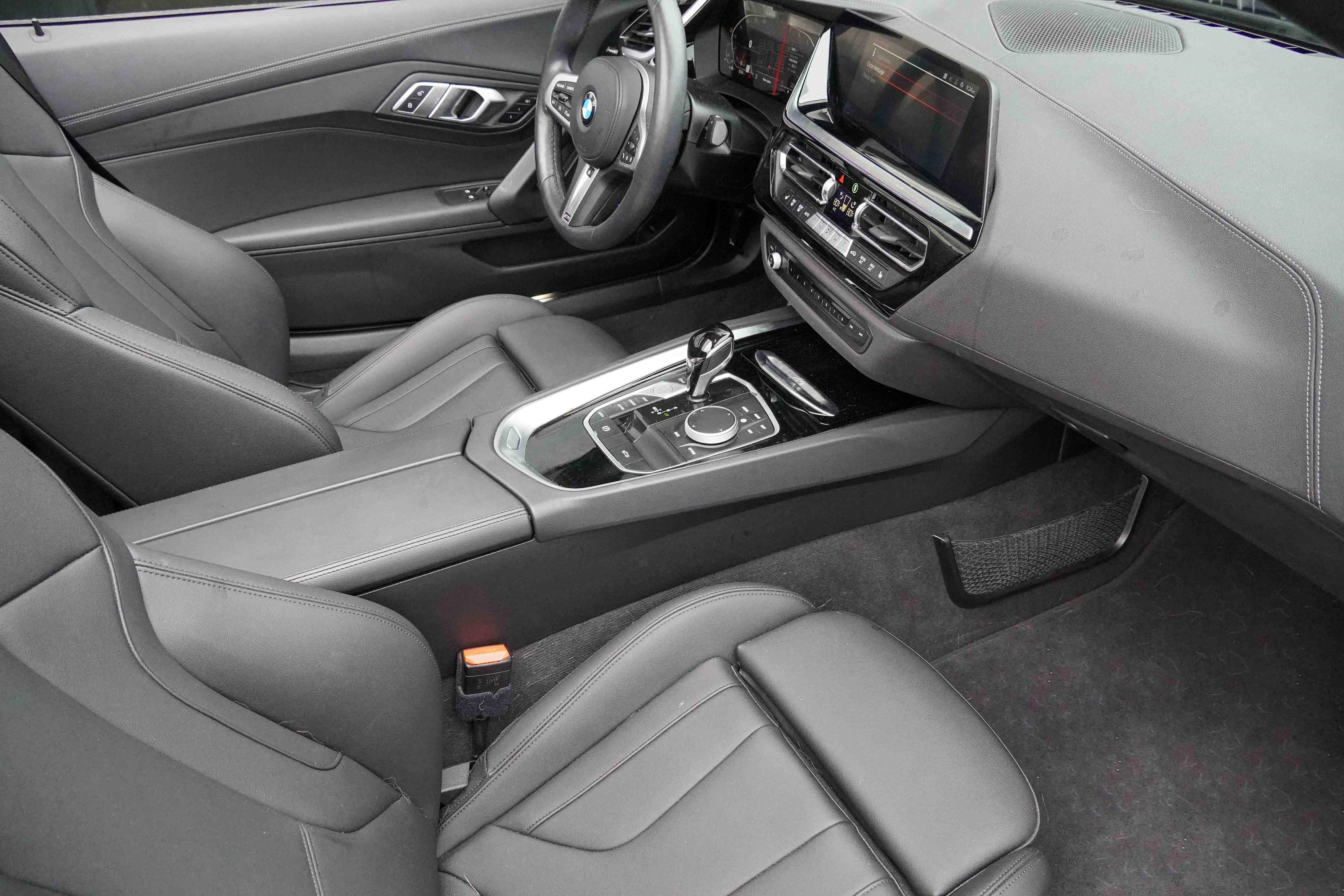 Used 2024 BMW Z4 sDrive30i w/ Shadowloine Package image 11