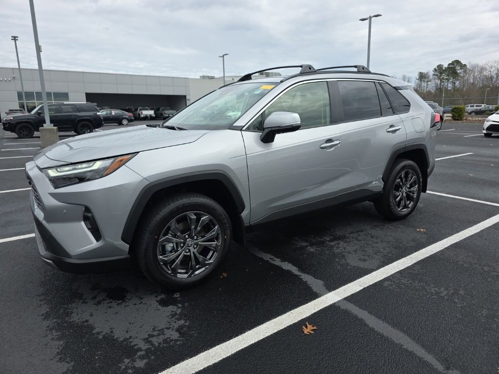 Used 2025 Toyota RAV4 Limited image 2