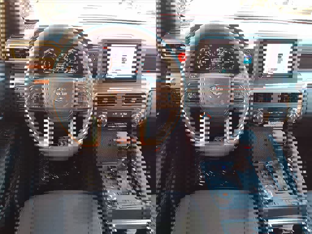 Used 2025 Toyota Tacoma TRD Sport image 8