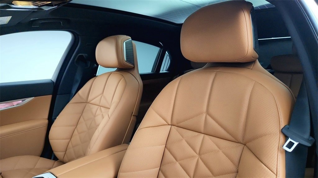 New 2026 BMW 740i xDrive image 17