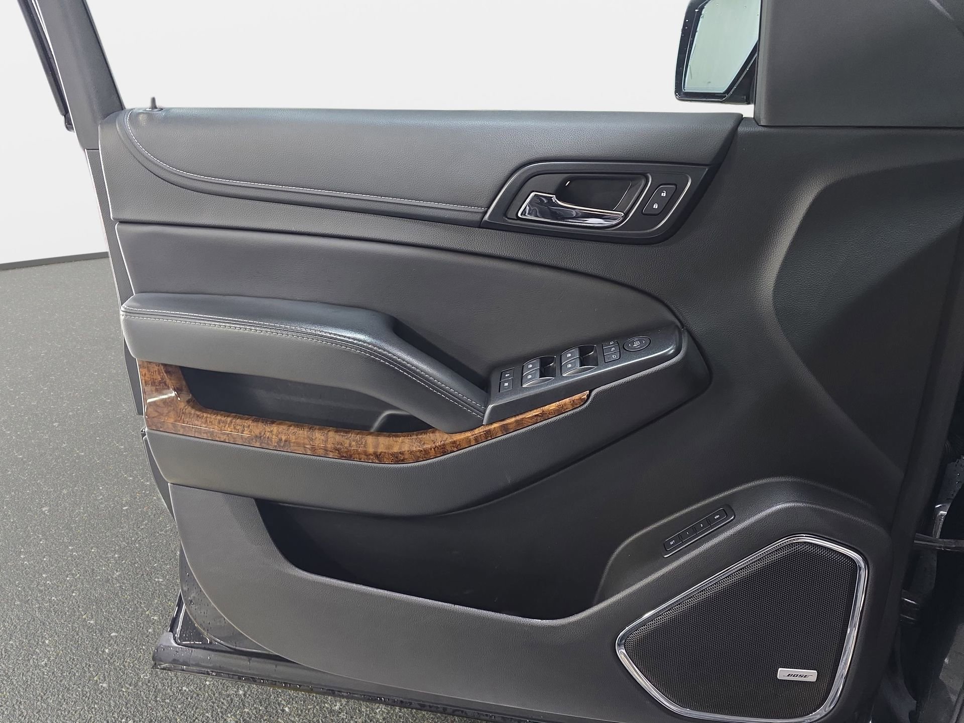 Used 2020 Chevrolet Tahoe Premier w/ 6.2L Performance Package AWD/4WD image 26