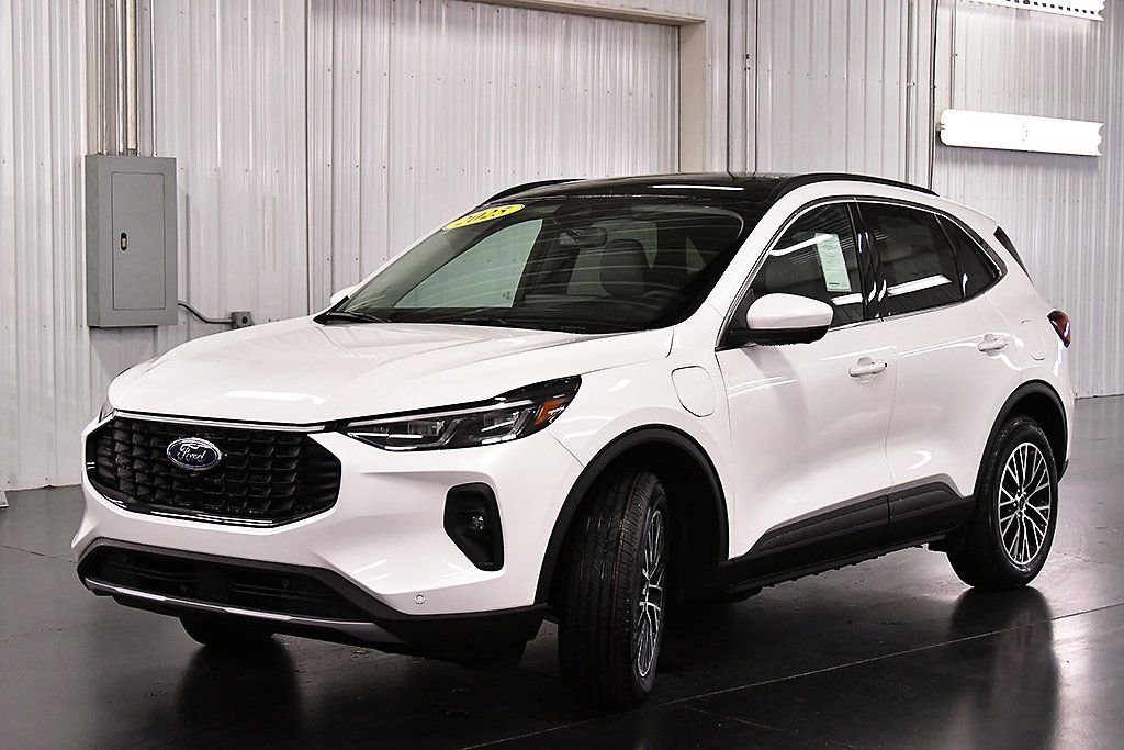 New 2025 Ford Escape SE w/ PHEV Premium Package image 3