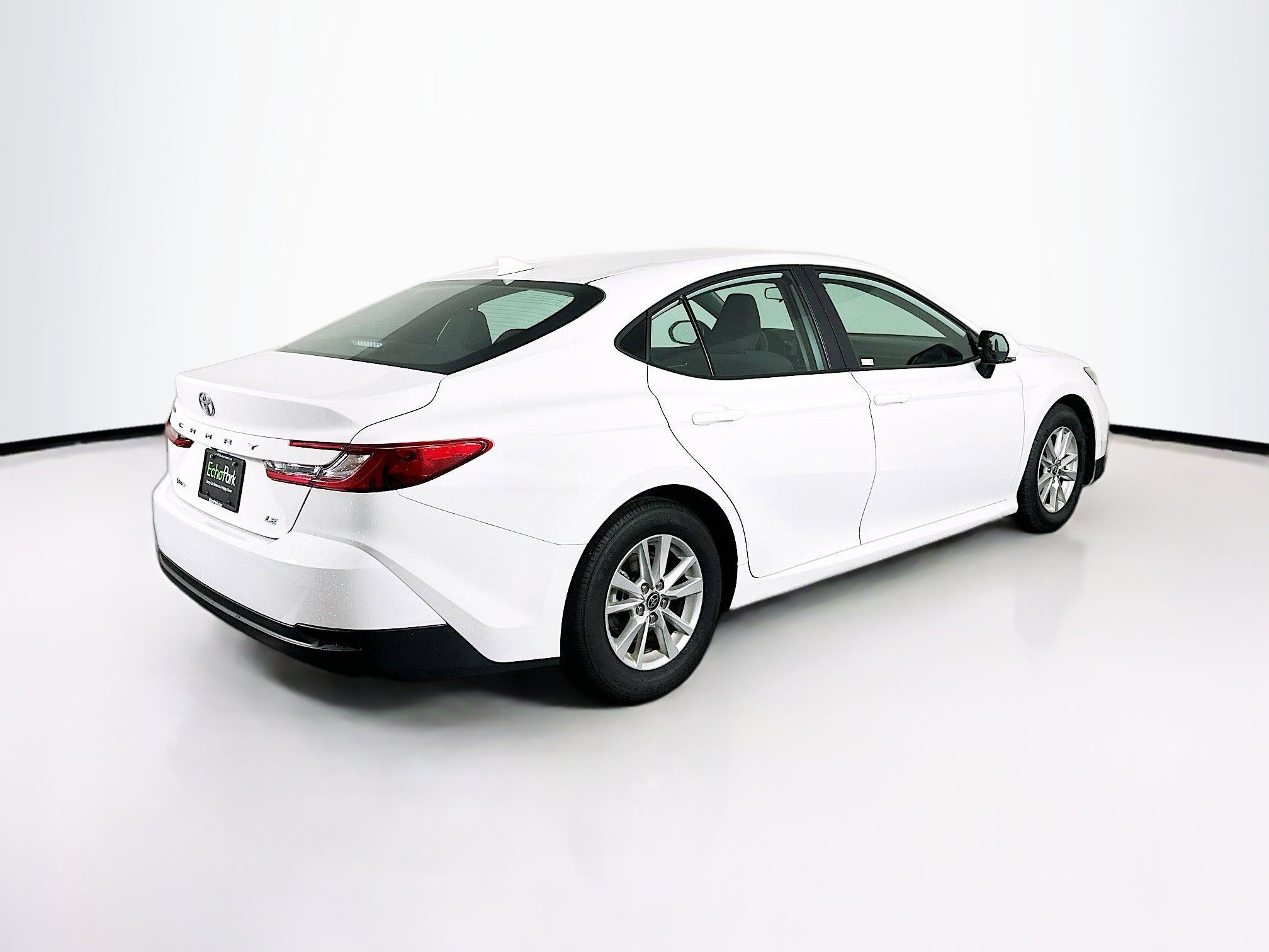 Used 2025 Toyota Camry LE image 9