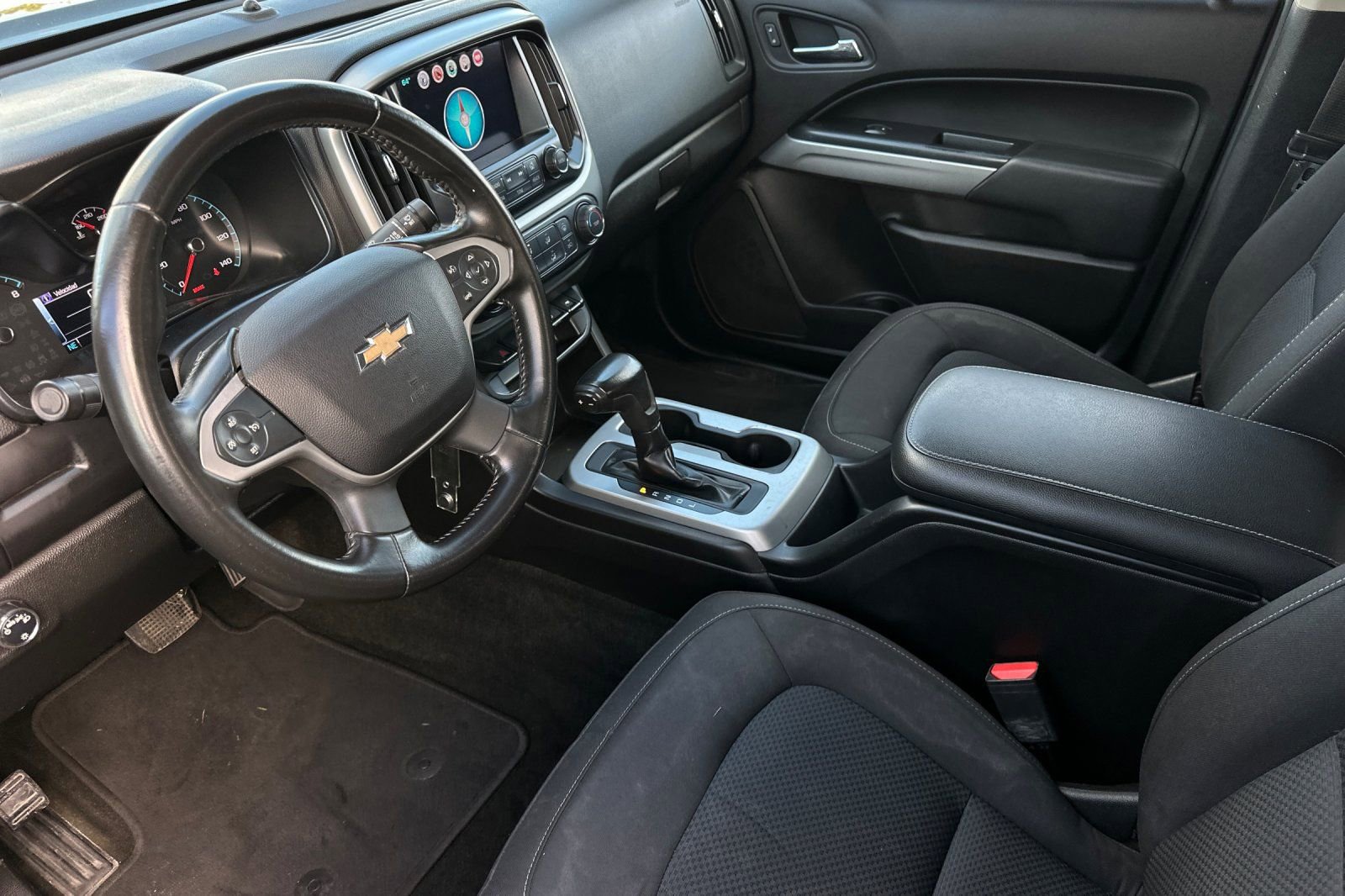 Used 2018 Chevrolet Colorado LT image 9