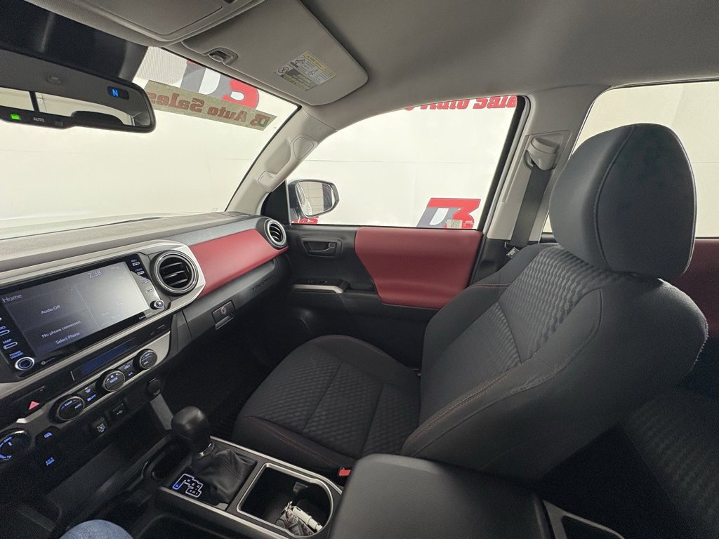 Used 2022 Toyota Tacoma SR5 image 24