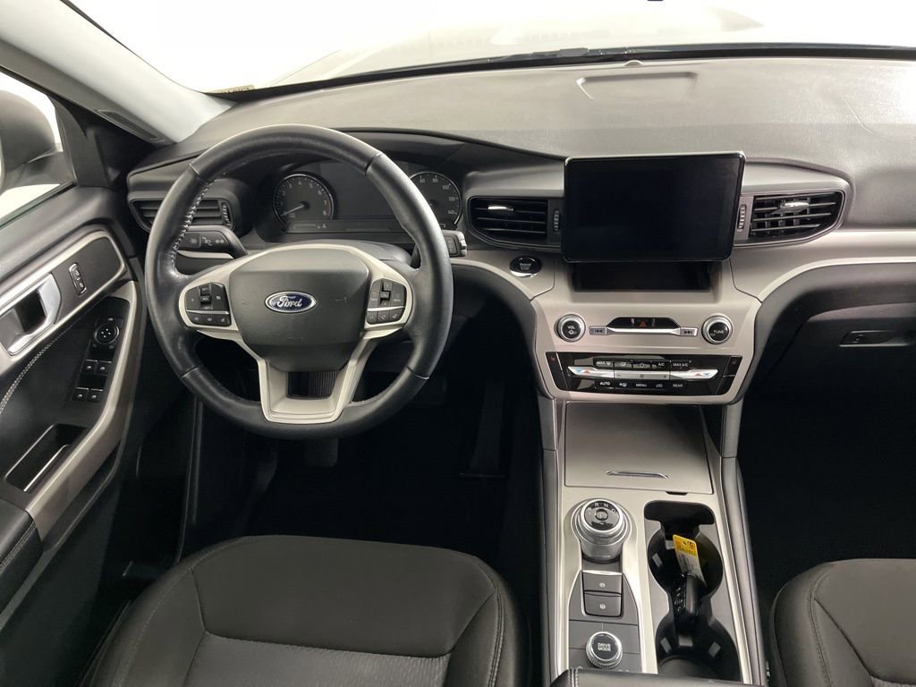Used 2023 Ford Explorer XLT image 6