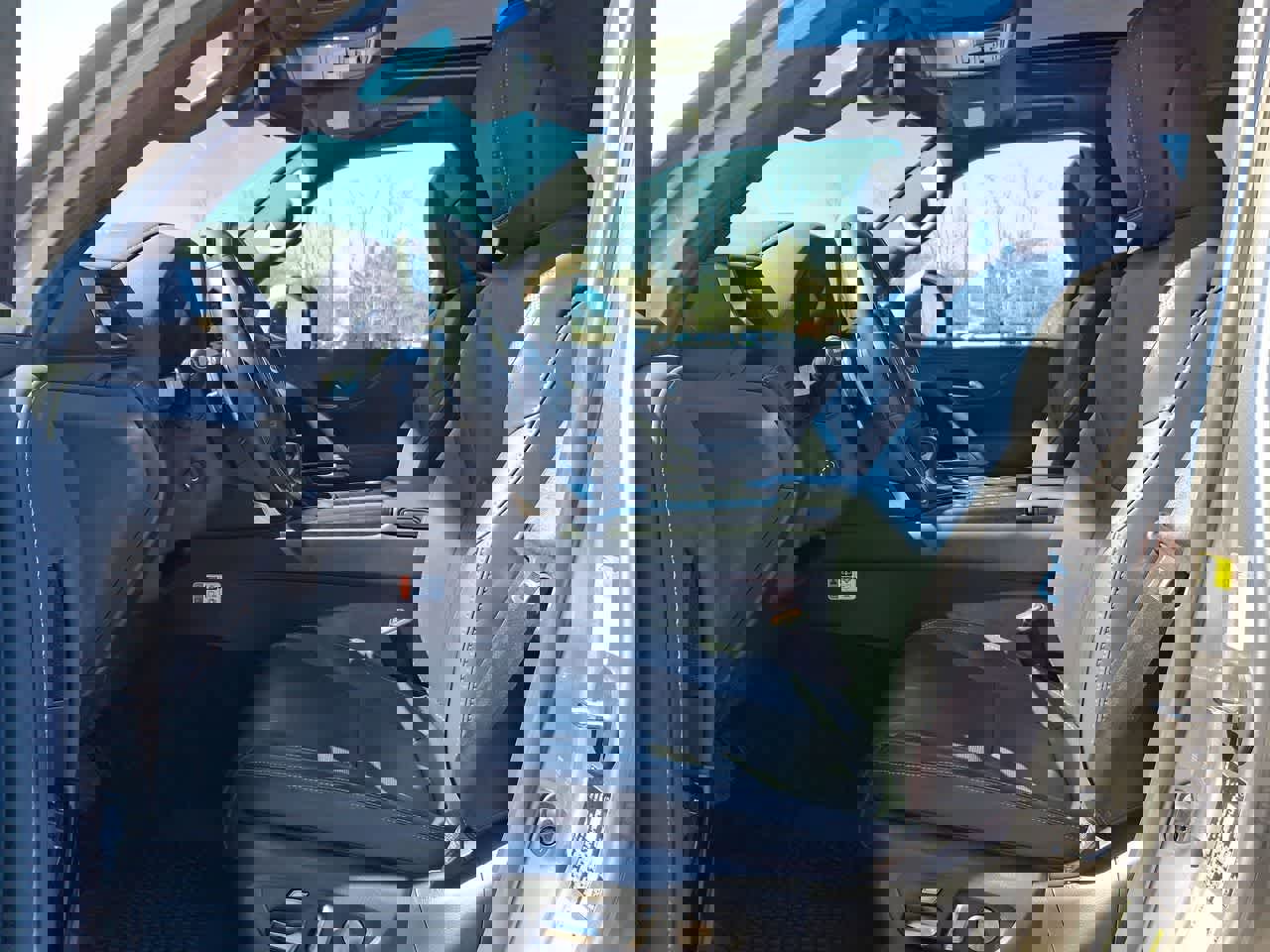 Used 2025 Lexus LX 600 4WD w/ Accessory Package (2T) image 17