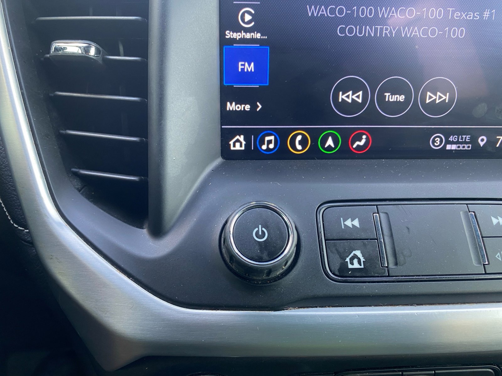 Used 2021 GMC Acadia SLE w/ Driver Convenience Package image 17