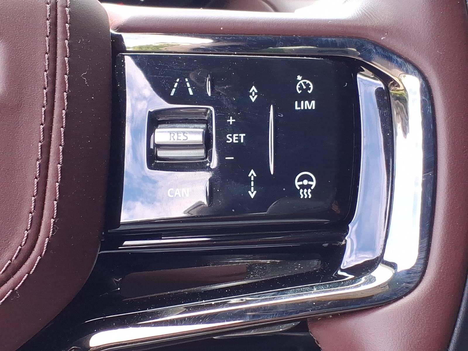 Certified 2025 Land Rover Range Rover Sport Dynamic SE AWD/4WD image 15