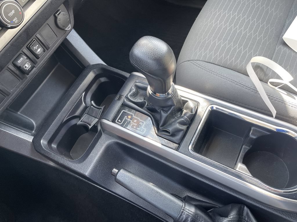 Used 2019 Toyota Tacoma SR5 AWD/4WD image 20
