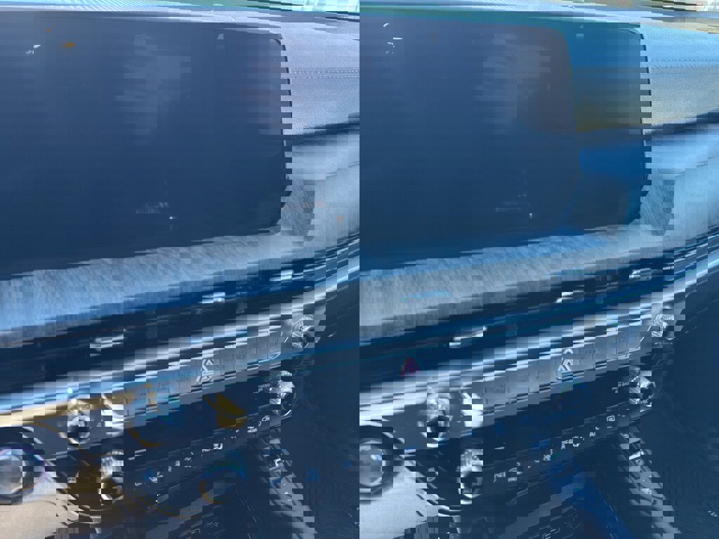 Used 2025 Kia Telluride EX w/ EX Captain's Chair Package image 12