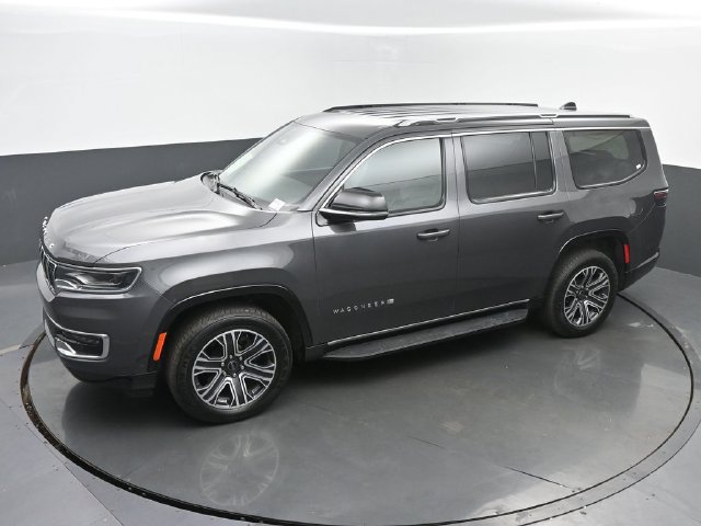 Used 2025 Jeep Wagoneer 4WD image 38