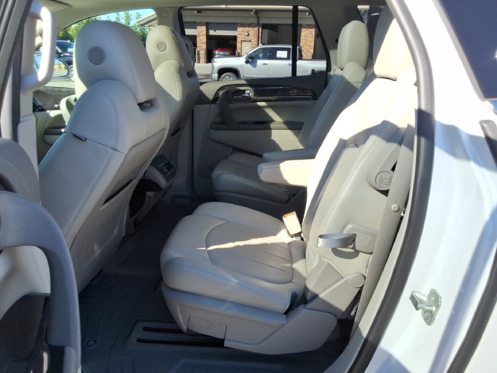 Used 2017 Buick Enclave Premium w/ Experience Buick Package FWD image 18