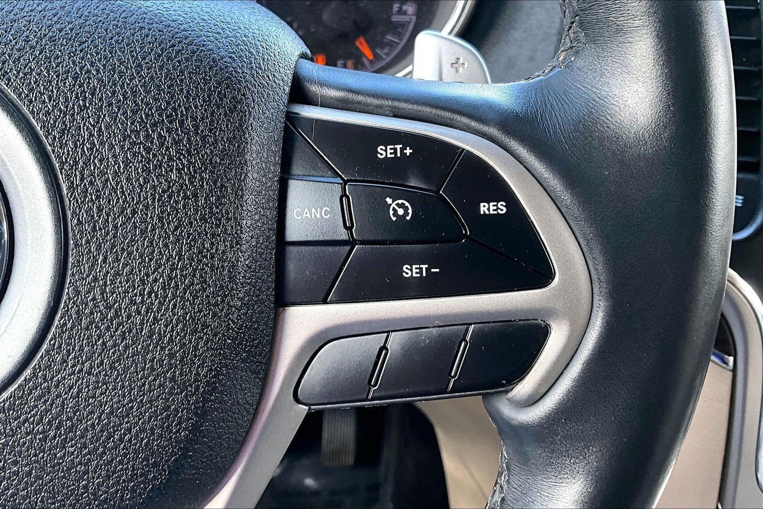 Used 2017 Jeep Grand Cherokee Limited AWD/4WD image 18